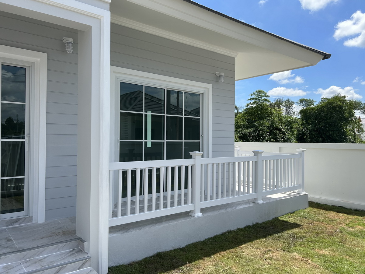 ราวกันตกไวนิล